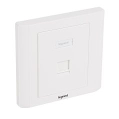   Legrand süllyesztett szerelvény - 1xRJ45 keystone port fogadására egyenes fehérburkolattal és kerettel címketartóval