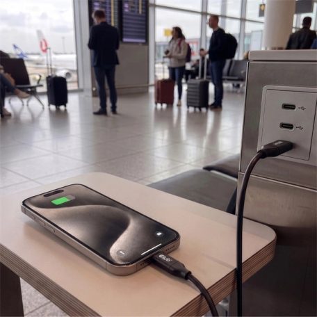 Club 3D Kábel - CAC-2506 (USB-C, PD3.1 240W, No Data, 4K60Hz, fekete, M/M, 2m)